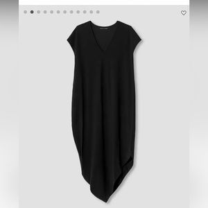 Universal Standard V-neck Geneva